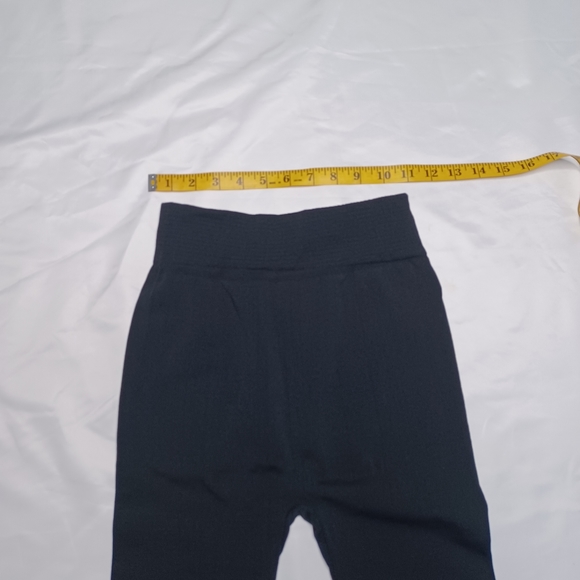 NWT Fit In E & K Black Leggings Size One Size Fit Most - Picture 3 of 10